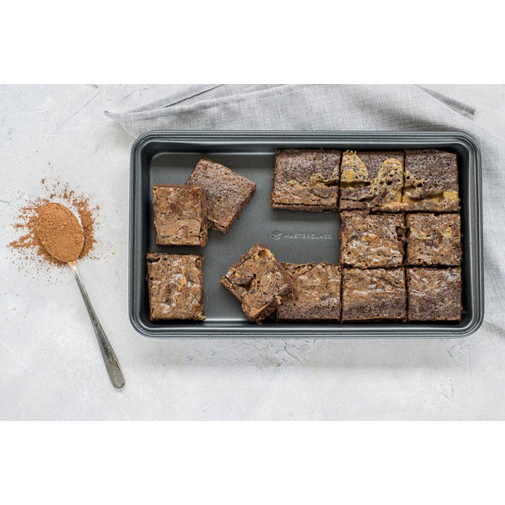 144461 KCMCHB32 MC Non-Stick Brownie Pan 34x20x4cm, Sleeved  พิมพ์ขนมบราวนี่ ขนาด 34 x 20 x 4 cm