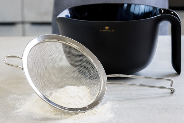 MCSS180 - MC SIEVE 18CM FINE MESH ROUND Stainless STEEL กระชอนสเตนเลสมาสเตอร์คลาส 18 cm MCSS180 - MC SIEVE 18CM FINE MESH ROUND Stainless STEEL กระชอนสเตนเลสมาสเตอร์คลาส 18 cm