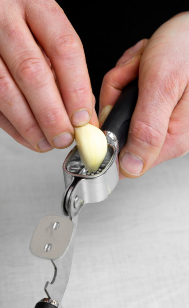 MCSGNWGP - MC GARLIC PRESS STAINLESS STEEL ที่บดกระเทียมสเตนเลสมาสเตอร์คลาส MCSGNWGP - MC GARLIC PRESS STAINLESS STEEL ที่บดกระเทียมสเตนเลสมาสเตอร์คลาส