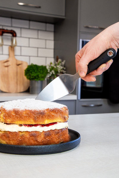MCSGNWCS - MC SOFT GRIP CAKE SERVER S/STEEL ที่ตักเค้ก สเตนเลสมาส เตอร์คลาส MCSGNWCS - MC SOFT GRIP CAKE SERVER S/STEEL ที่ตักเค้ก สเตนเลสมาส เตอร์คลาส