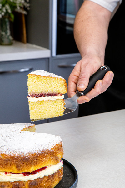 MCSGNWCS - MC SOFT GRIP CAKE SERVER S/STEEL ที่ตักเค้ก สเตนเลสมาส เตอร์คลาส MCSGNWCS - MC SOFT GRIP CAKE SERVER S/STEEL ที่ตักเค้ก สเตนเลสมาส เตอร์คลาส