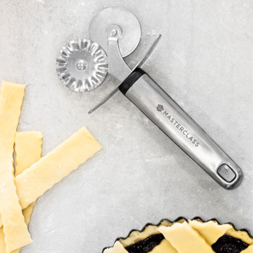 MCPWHEEL - MC PASTRY WHEEL SS SOFT GRIP GREY ลูกกลิ้งตัดแป้งโดว์มาสเตอร์คลาส MCPWHEEL - MC PASTRY WHEEL SS SOFT GRIP GREY ลูกกลิ้งตัดแป้งโดว์มาสเตอร์คลาส