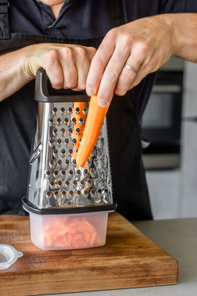 MCGRATCOL - MC BOX GRATER WITH COLLECTOR S/STEEL กล่องขูดชีสสเตนเลสมาสเตอร์คลาส MCGRATCOL - MC BOX GRATER WITH COLLECTOR S/STEEL กล่องขูดชีสสเตนเลสมาสเตอร์คลาส
