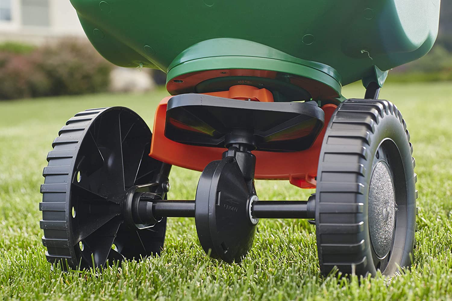 Scotts Turf Builder Edgeguard Mini Broadcast Spreader รถเข็นโรยปุ๋ย / เมล็ดพืชสก๊อตส์